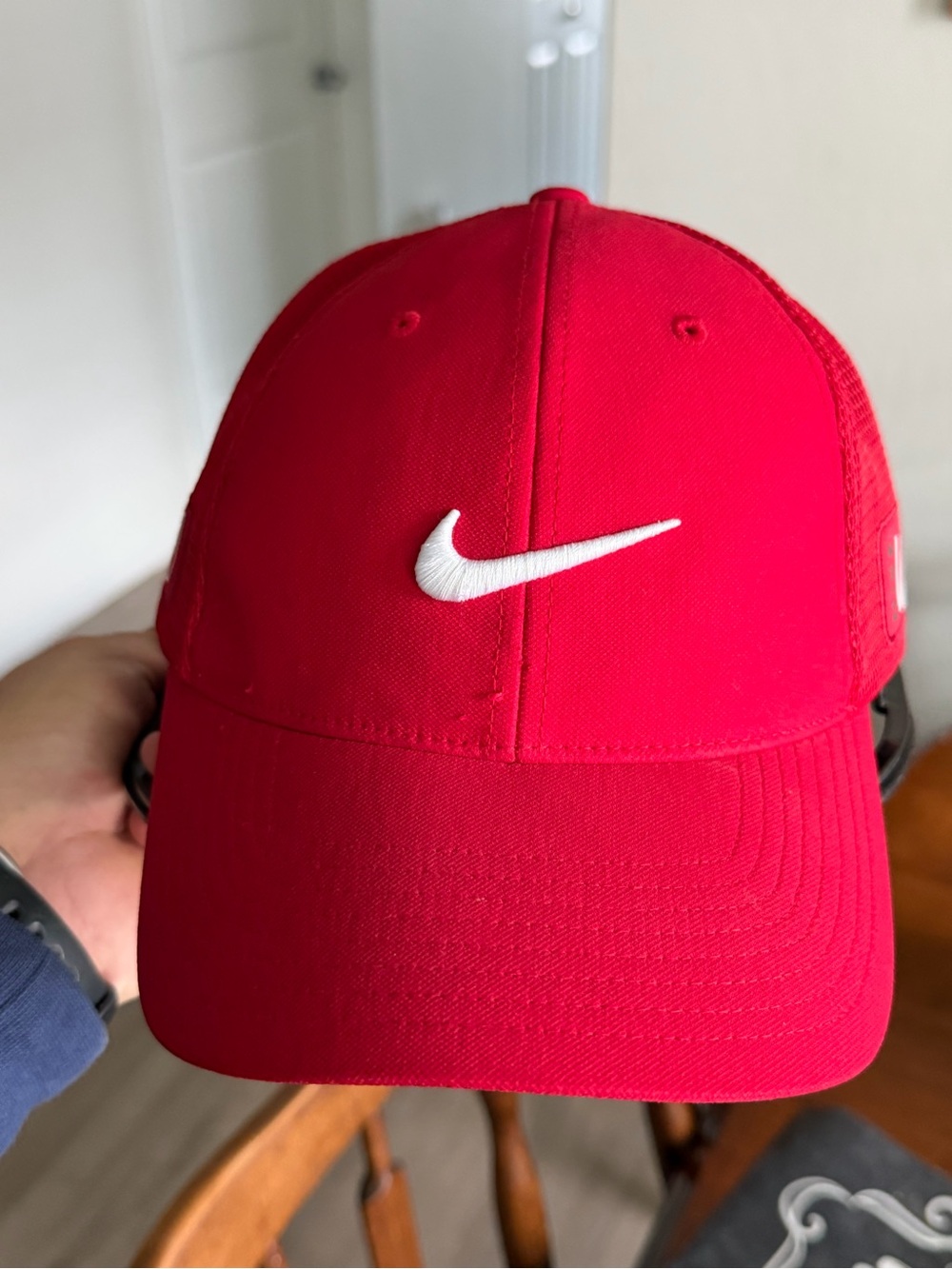Nike Golf RZN Vapor Hat Cap Fitted Mesh Back Embroidered Logo Size M/L ALL RED